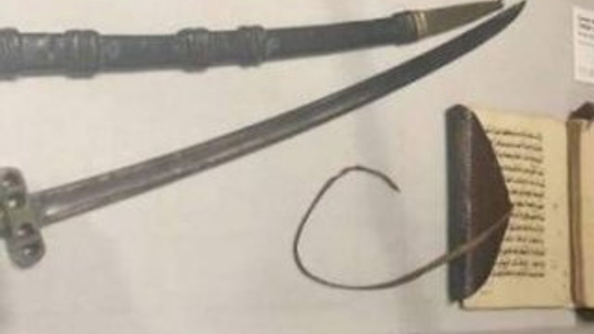 Fransa, Senegal'e ait kılıcı iade etti