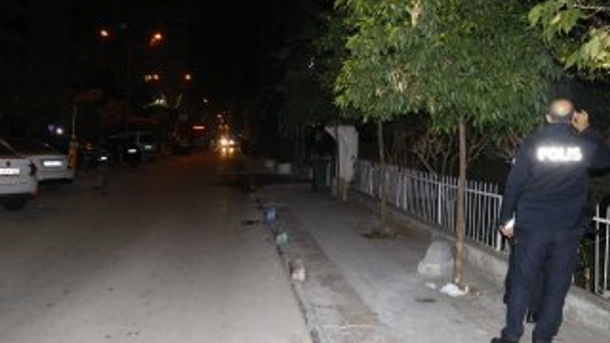 Adana'da bir caddede EYP patlatıldı