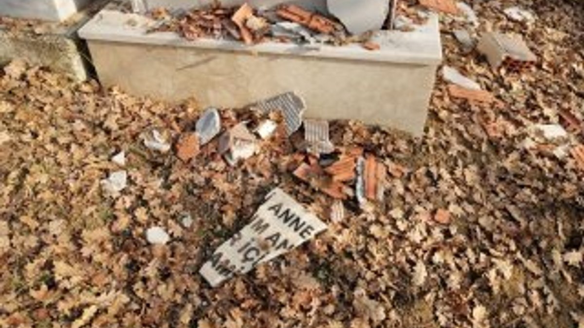 Zonguldak'ta mirasa kızıp mezar taşını parçaladı
