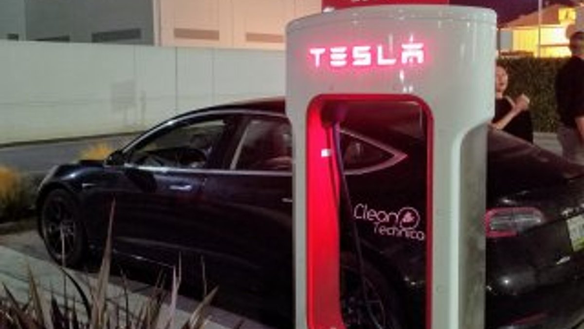 Tesla, süper hızlı şarj istasyonlarını kullanıma sundu
