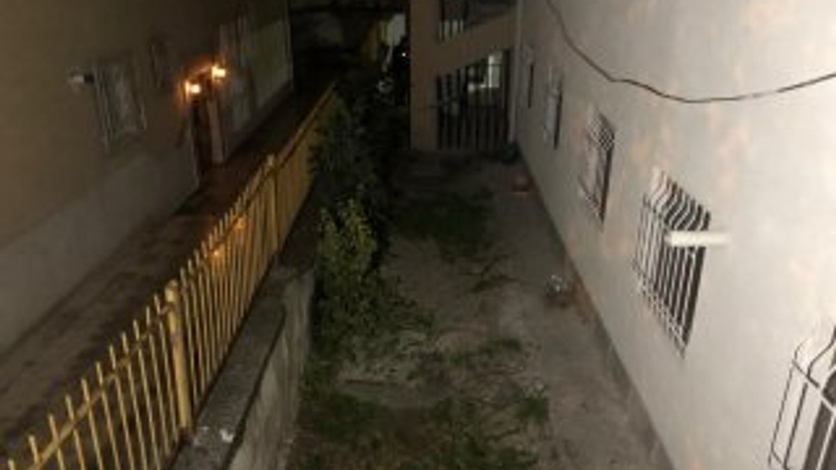 Ankara'da cinnet getiren genç balkondan düştü