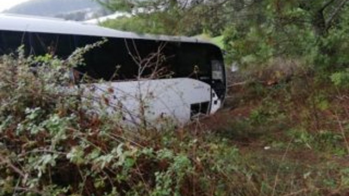 Antalya'da turistleri taşıyan otobüs kaza yaptı