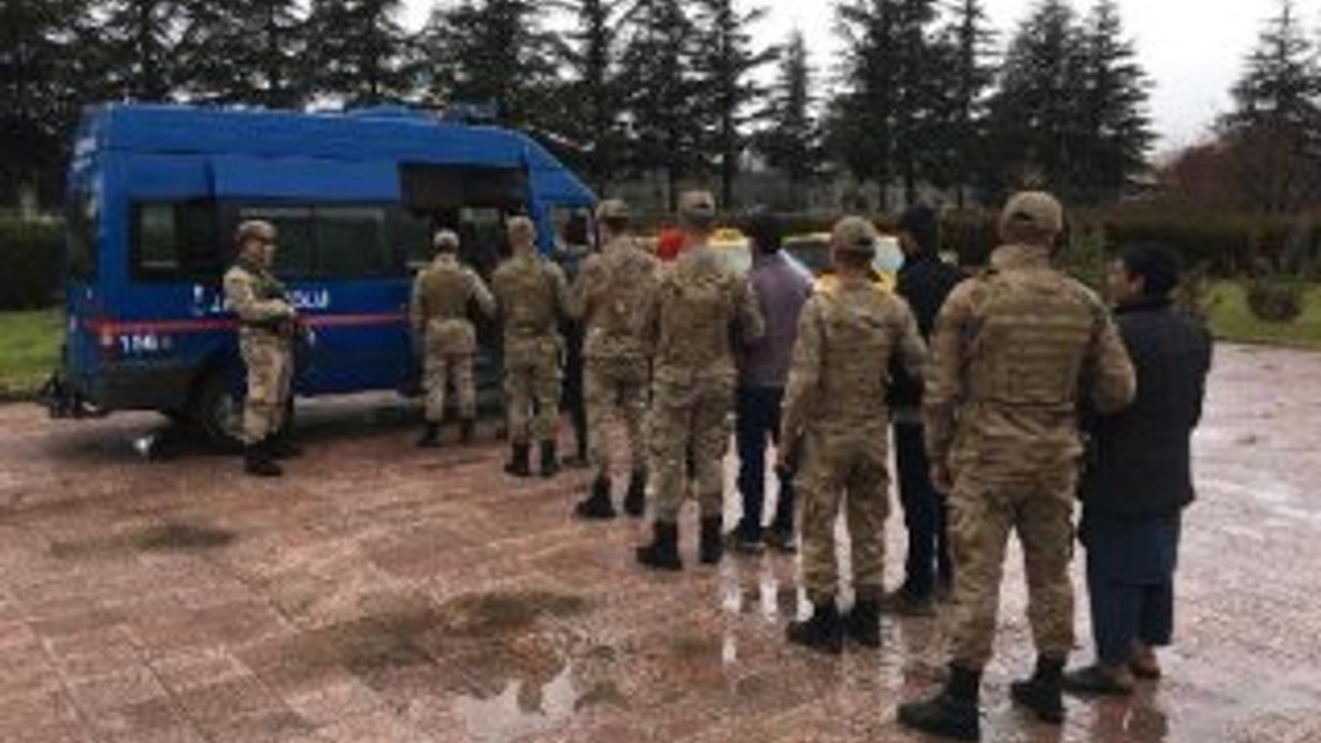 Elazığ'da 8 kaçak göçmen yakalandı