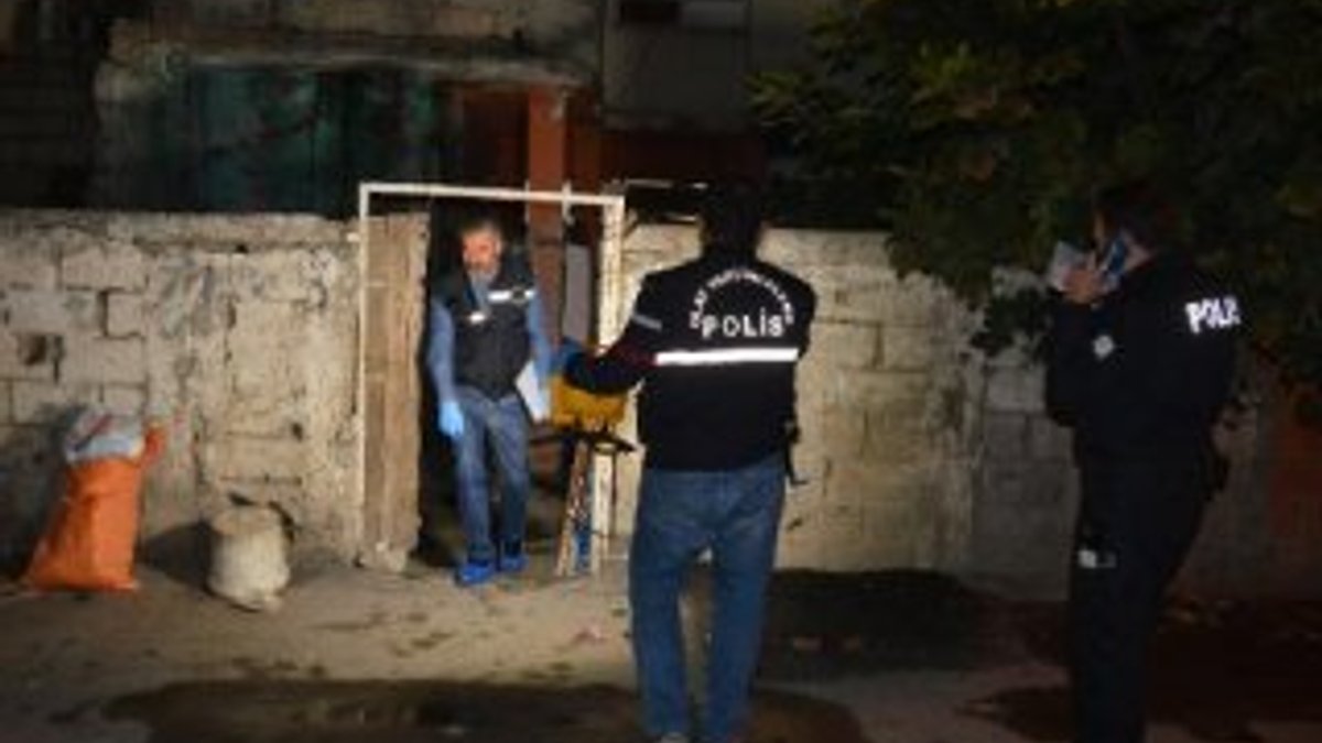 Adana'da bir kişi eski sevgilisini öldürüp intihar etti