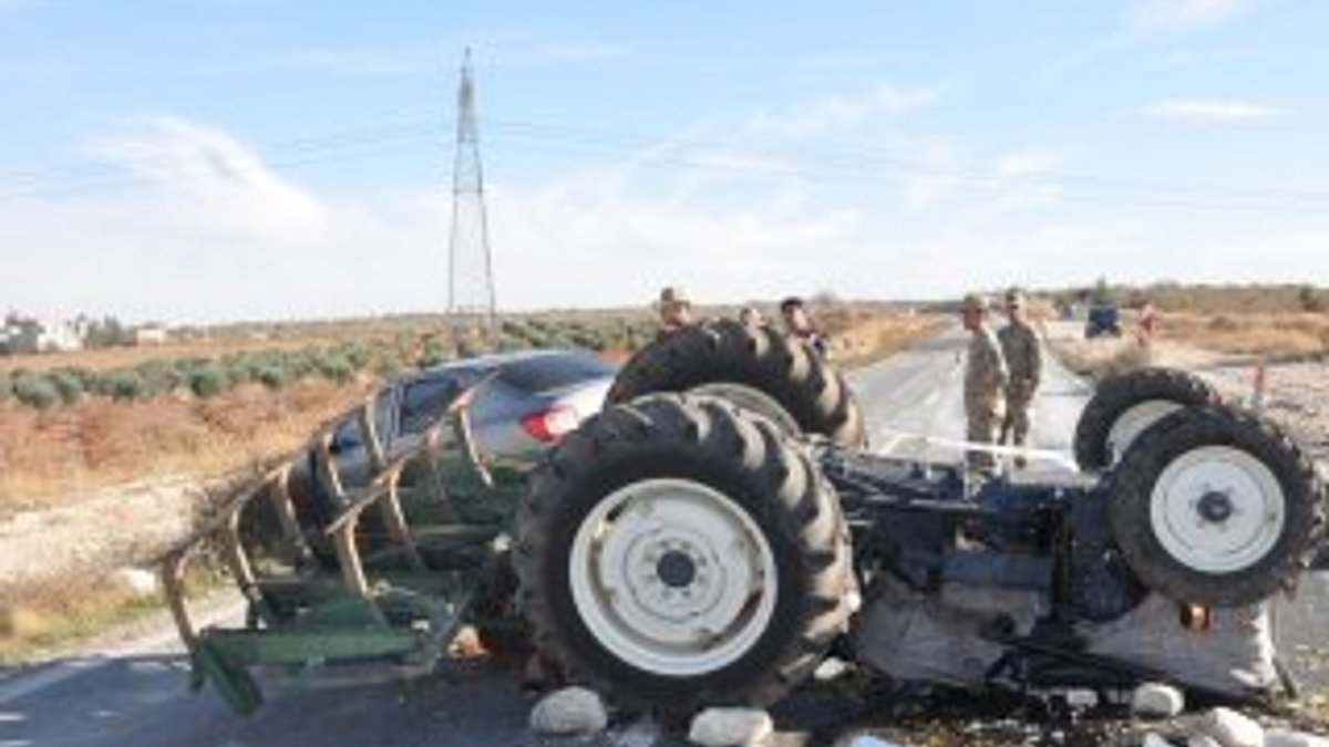 Gaziantep'teki zincirleme kazada traktör takla attı