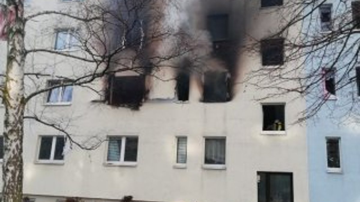 Almanya'da apartman dairesinde patlama: 25 yaralı