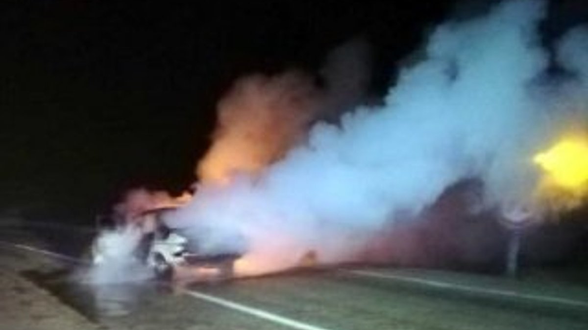 Alev alan otomobilinde yanarak, hayatını kaybetti