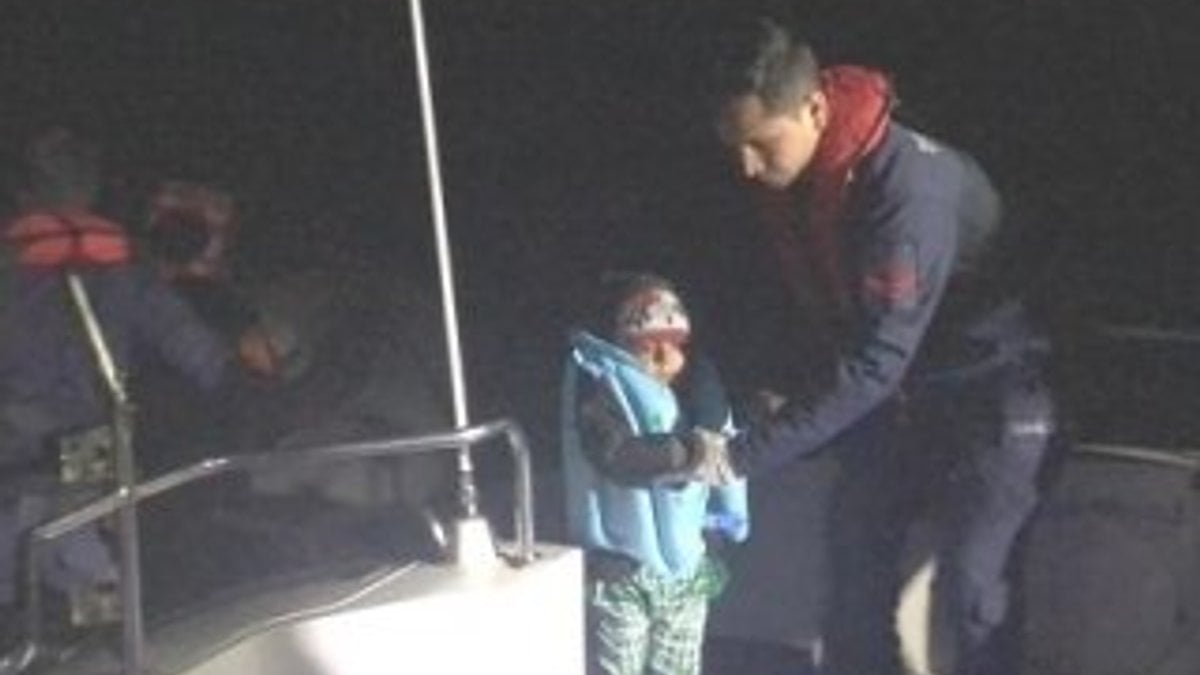 Kaçak göçmenleri Sahil Güvenlik ekibi kurtardı