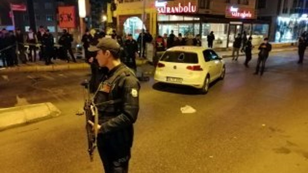 Maltepe’de otomobile silahlı saldırı: 2 yaralı