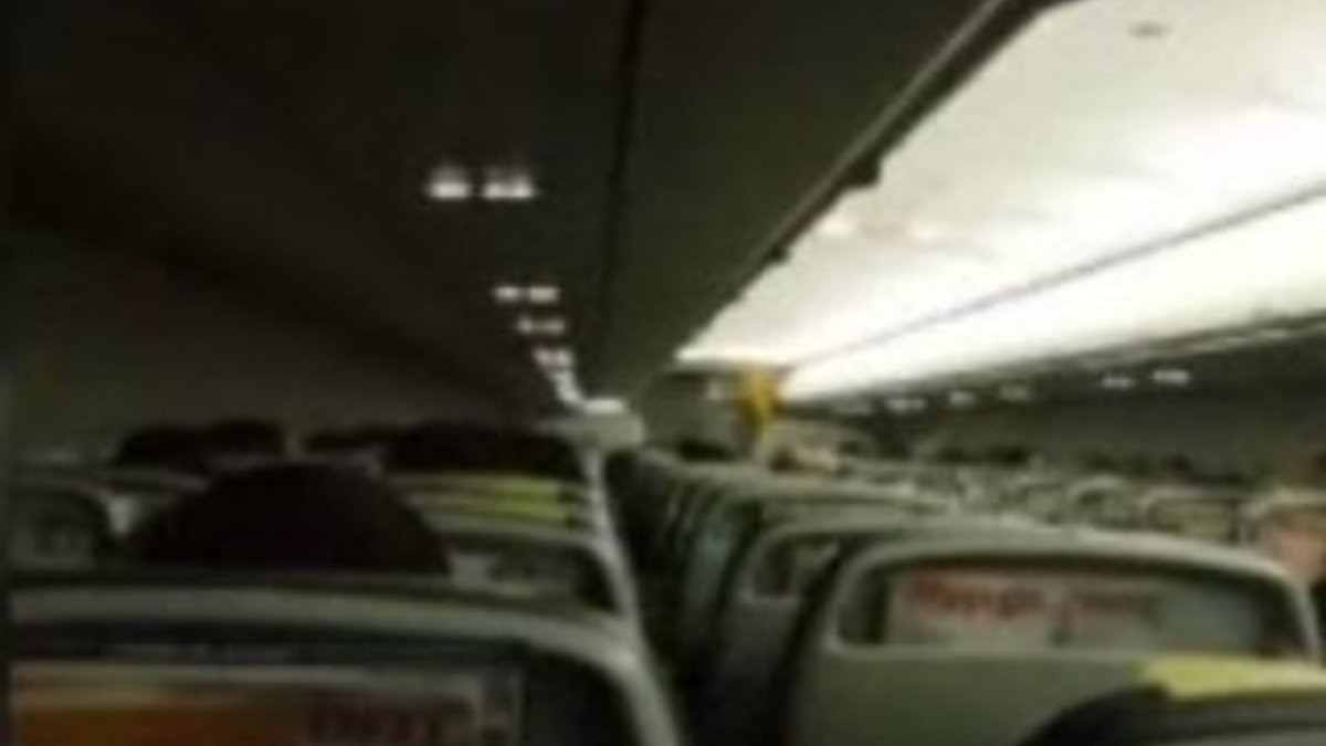 Türbülansa giren uçak yolcuları korkuttu