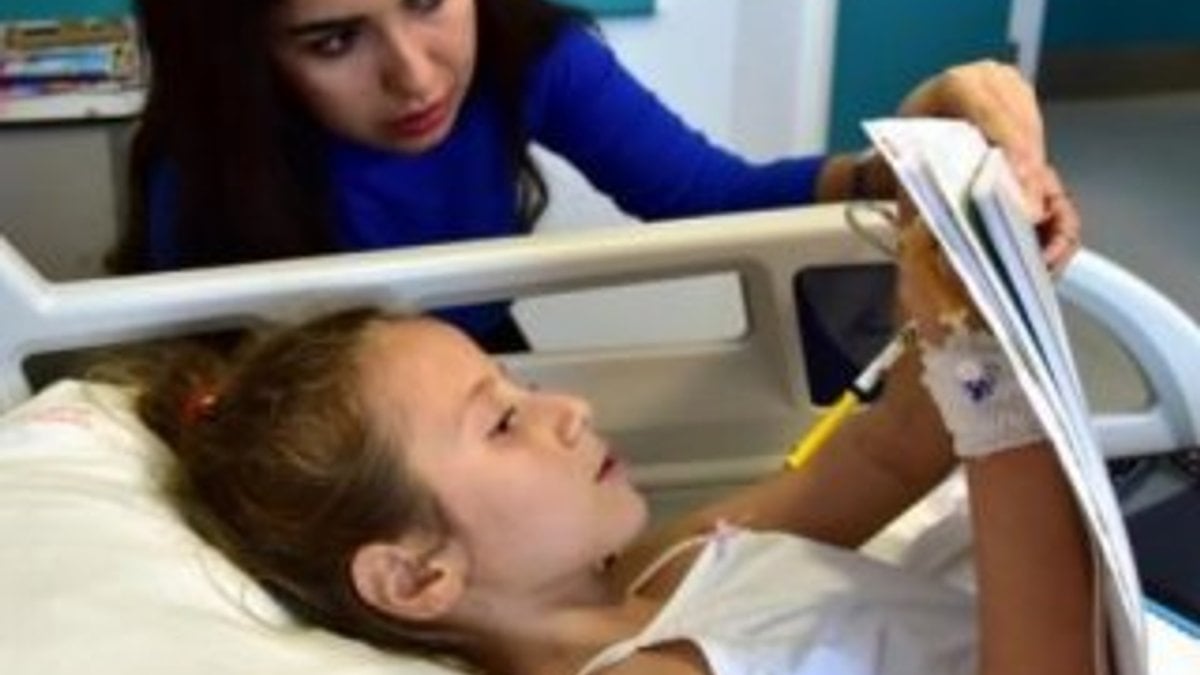 Muğla'da ayağı kesilen Aylin'e hastanede ders