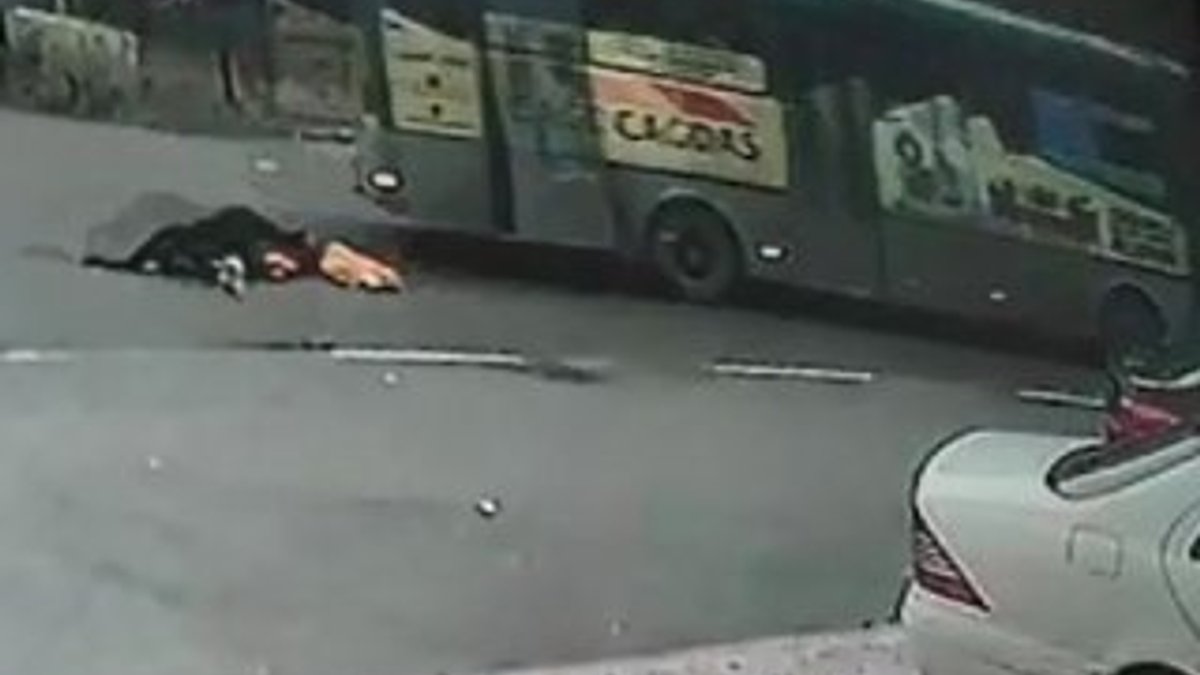 Otobüsten düşen 3 çocuk annesi kadın öldü