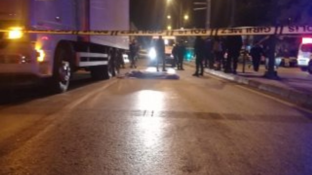 İzmir'de kamyon tekerlerine sıkışan genç öldü