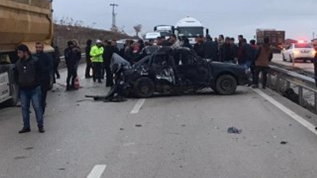 Kırıkkale'de bir otomobil 2 araca çarptı: 1 ölü 1 yaralı