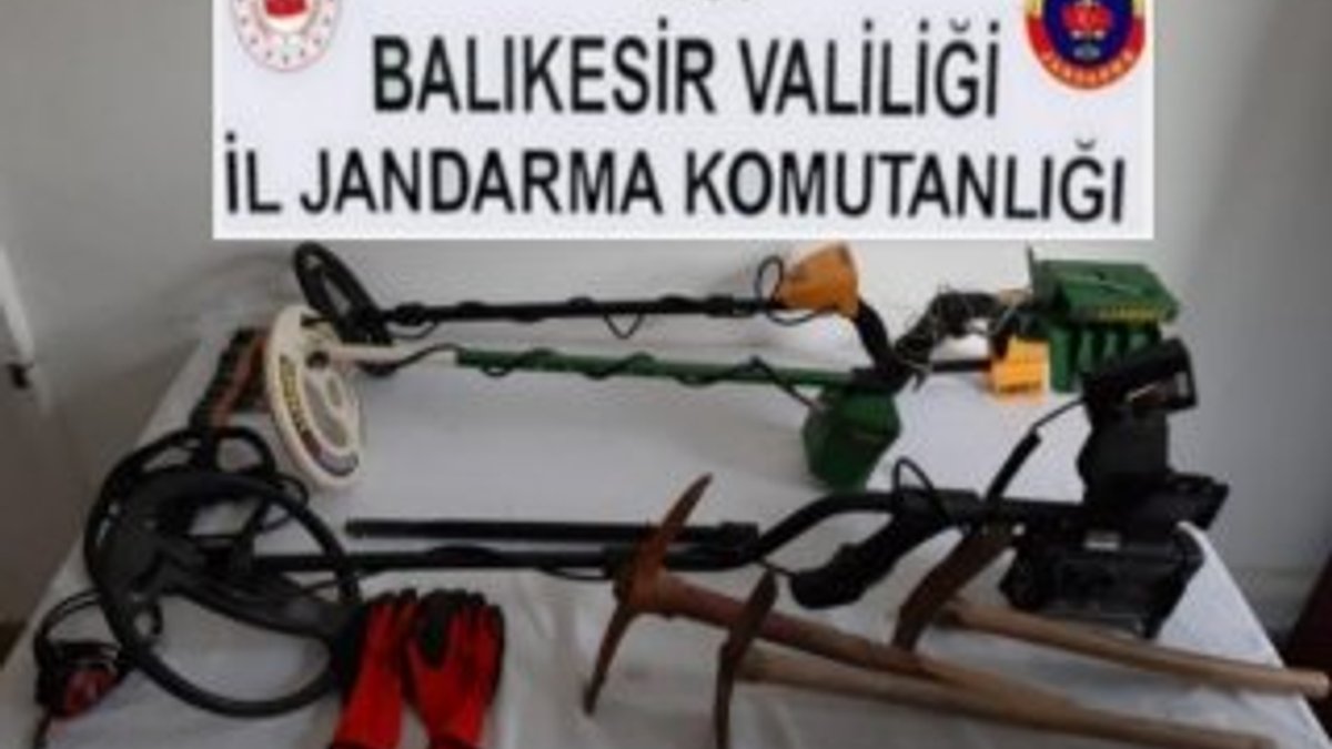 Balıkesir'de kaçak kazı yapan 4 kişi gözaltına alındı