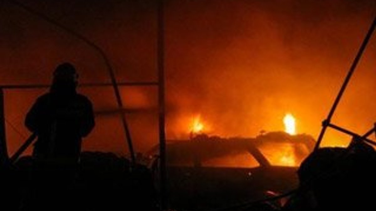 Antalya'da depo yangını: Onlarca araç kül oldu