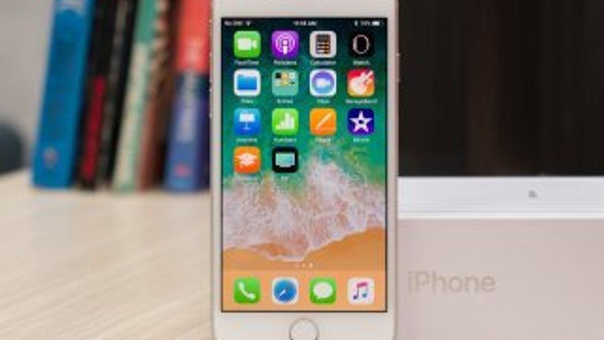 Apple, iki adet ucuz iPhone modeli satışa çıkarabilir
