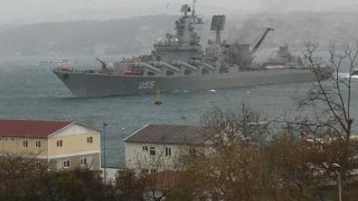 İstanbul Boğazı'nda Rus savaş gemisi kıyıya sürüklendi