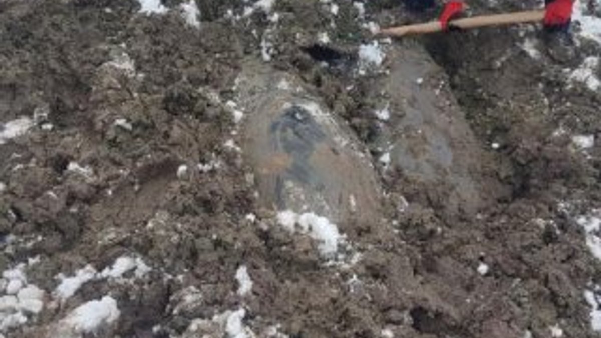Lice'de, toprağa gömülü 162 kilo esrar ele geçirildi