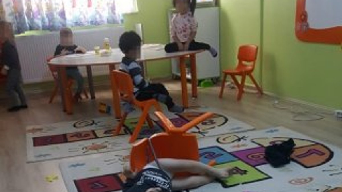 Özel okulda çocukları iple sandalyeye bağladılar