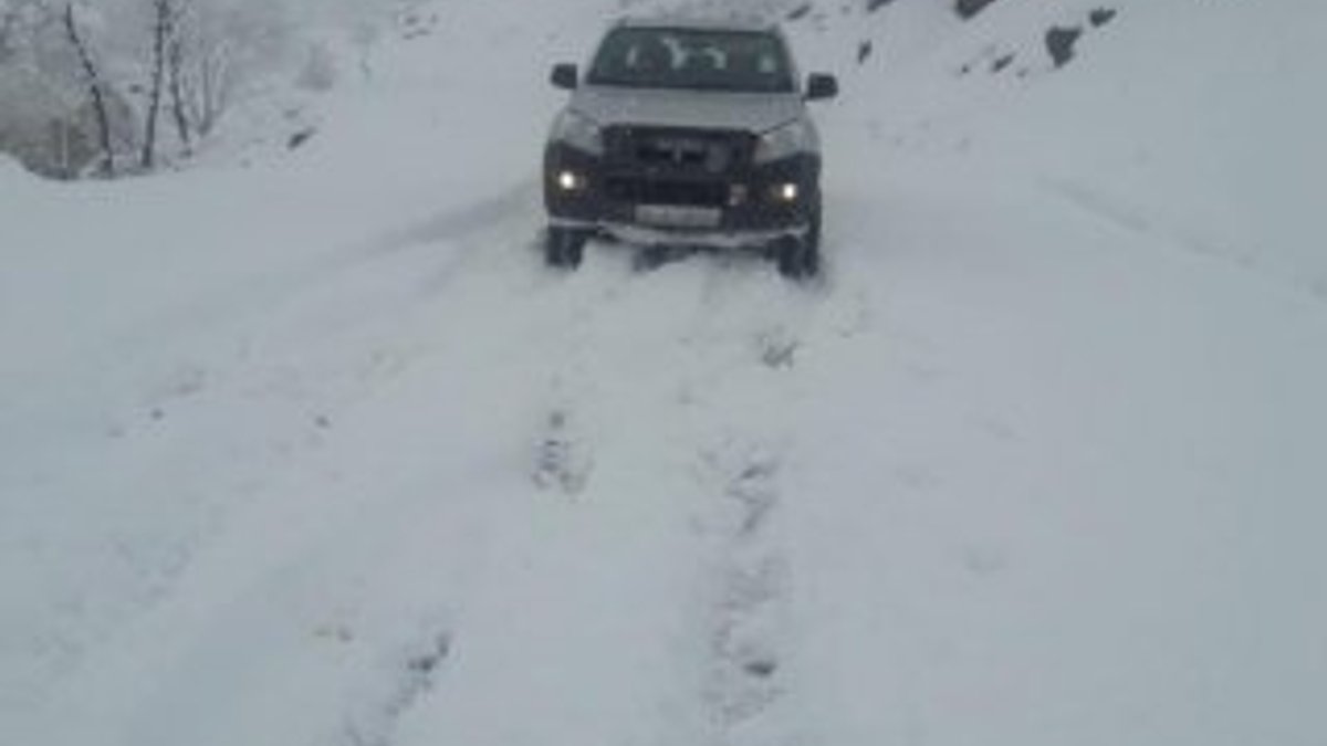 Bingöl'de kara kış yolları kapadı