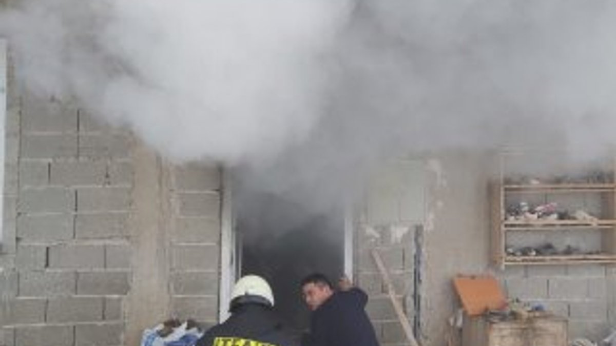 Karaman'da çakmakla oynayan çocuk evi yaktı
