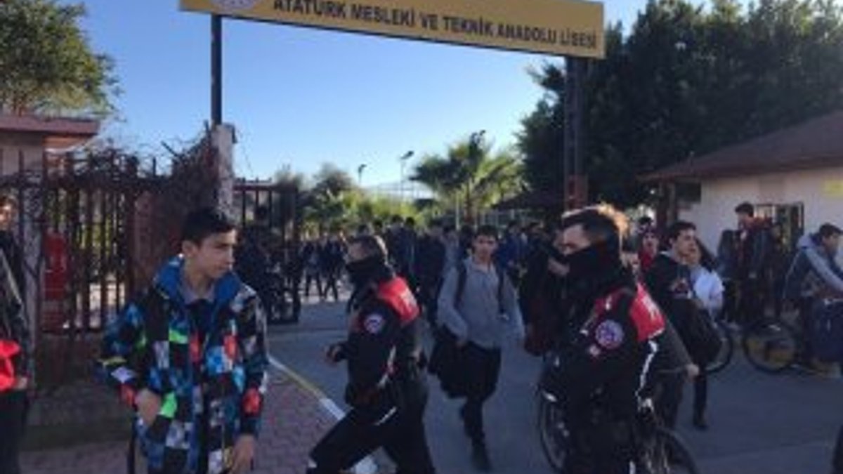 Antalya'da polis, okullar çevresinde kuş uçurtmuyor
