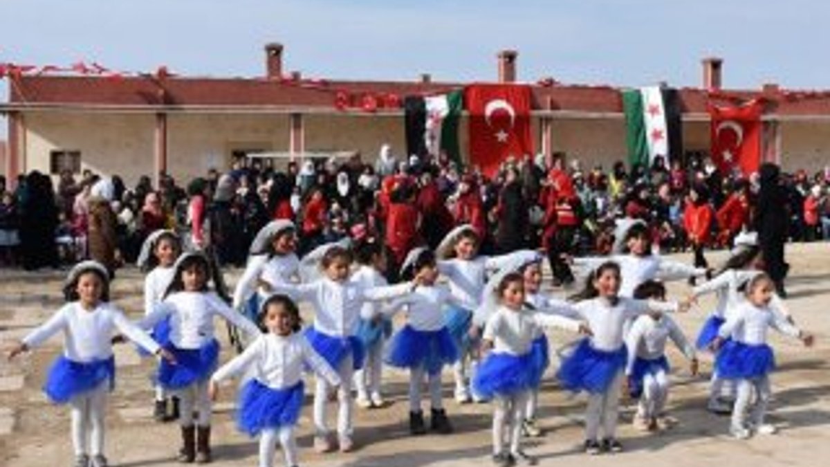 Suriye'nin kuzeyindeki okullarda karne heyecanı yaşandı