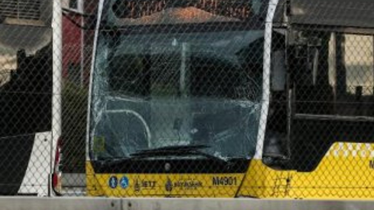 Okmeydanı durağında metrobüs kazası