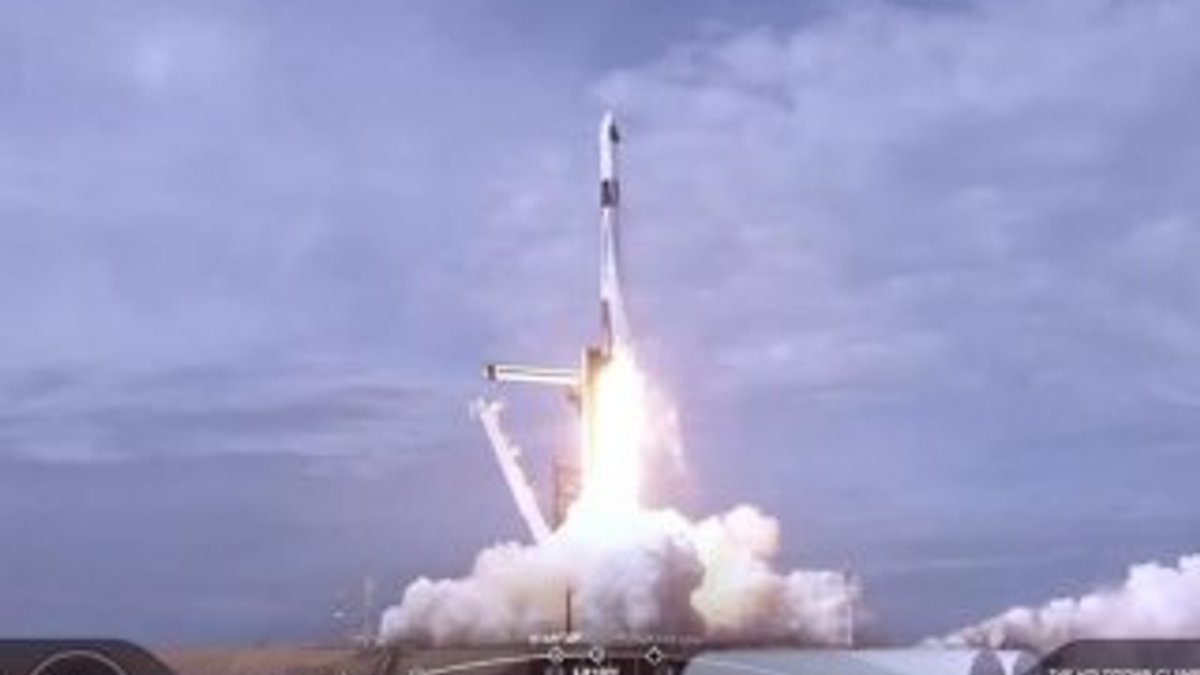 SpaceX, roketi havada patlattığı acil durum testini tamamladı