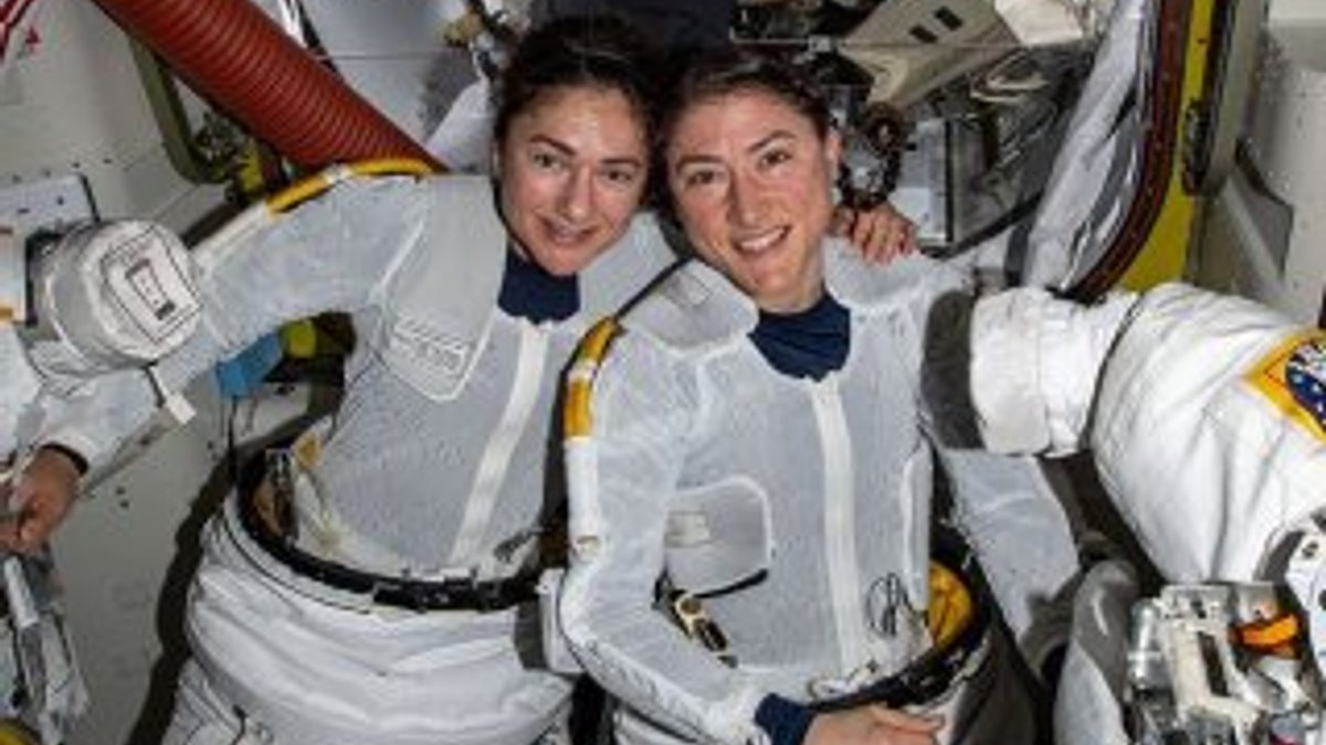 NASA'nın kadın astronotları, batarya değiştirme işinde sona geldi