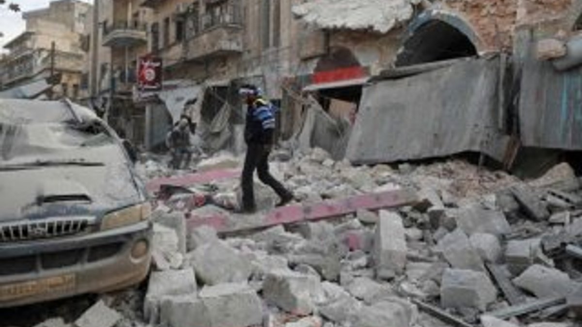 Esad ve Rus uçakları İdlib'i vurdu