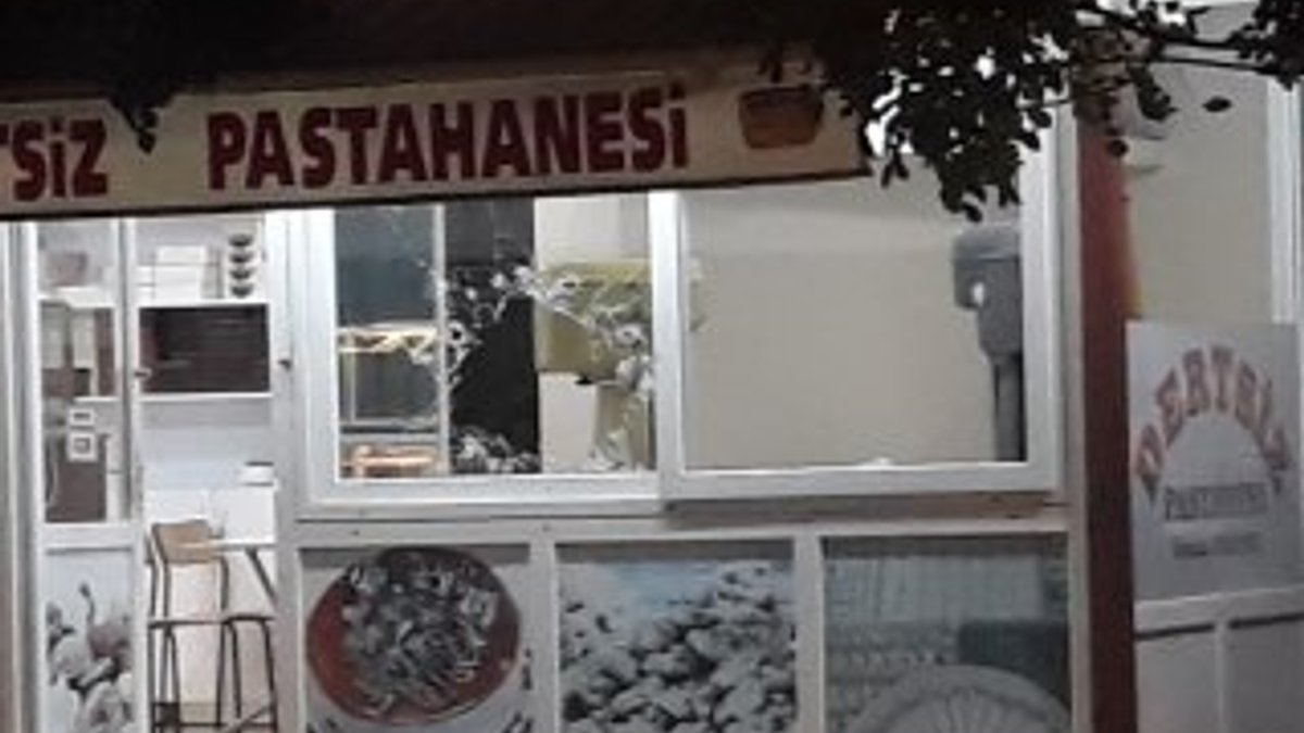 Adana'da bir araca ve pastahaneye silahlı saldırı
