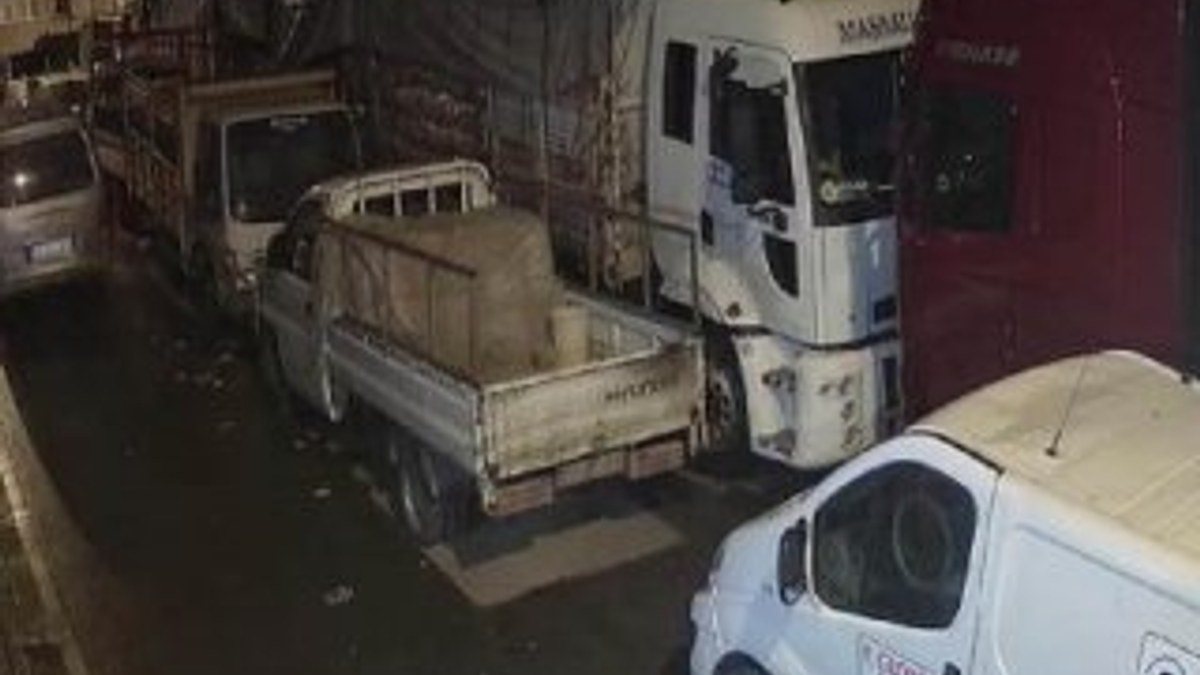 Üsküdar'da hırsızlar 40 çuval patates çaldılar