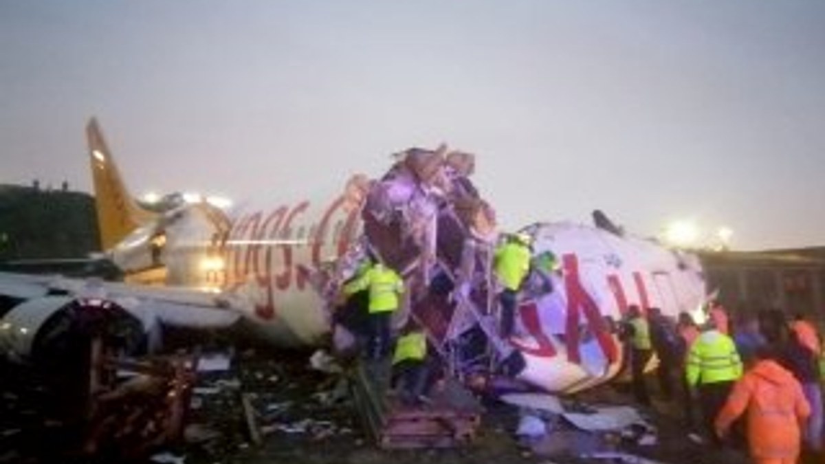 Uçak kazasında kule ve ekipler arasındaki diyalog
