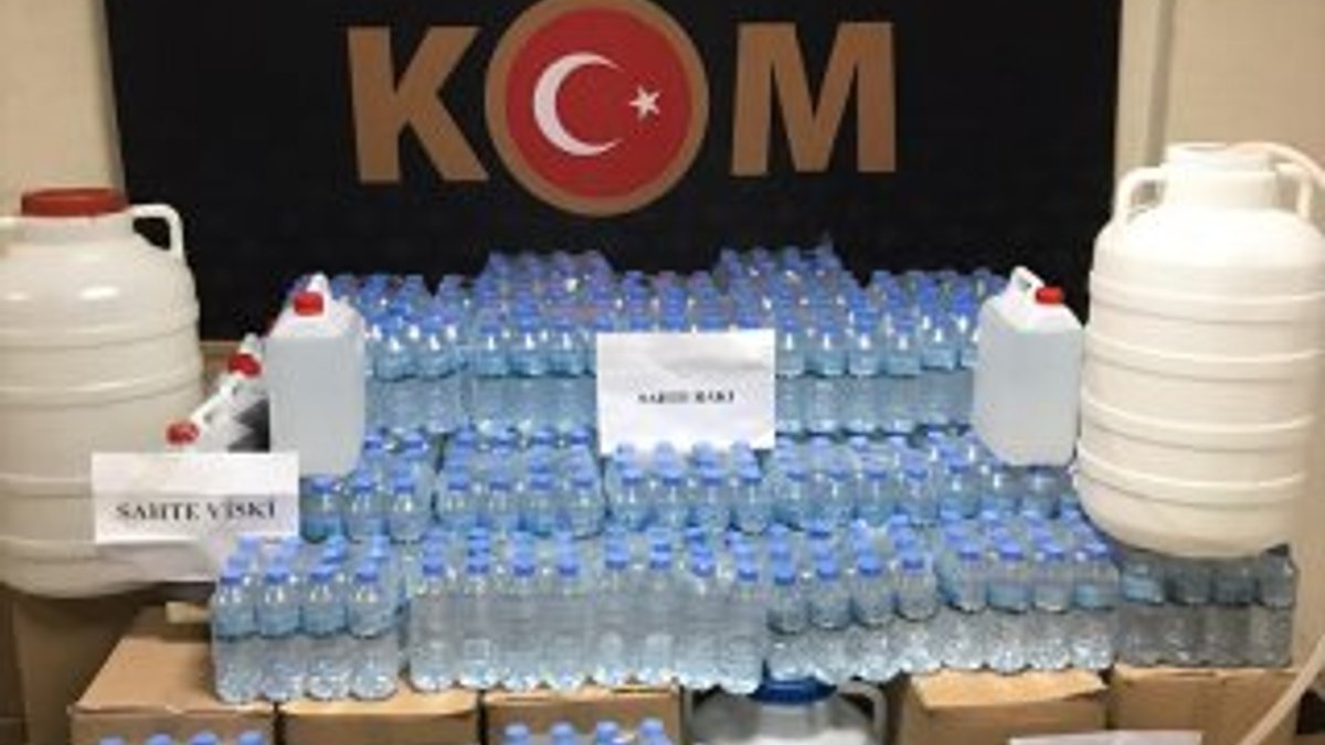 İzmir'de 490 litre sahte içki ele geçirildi