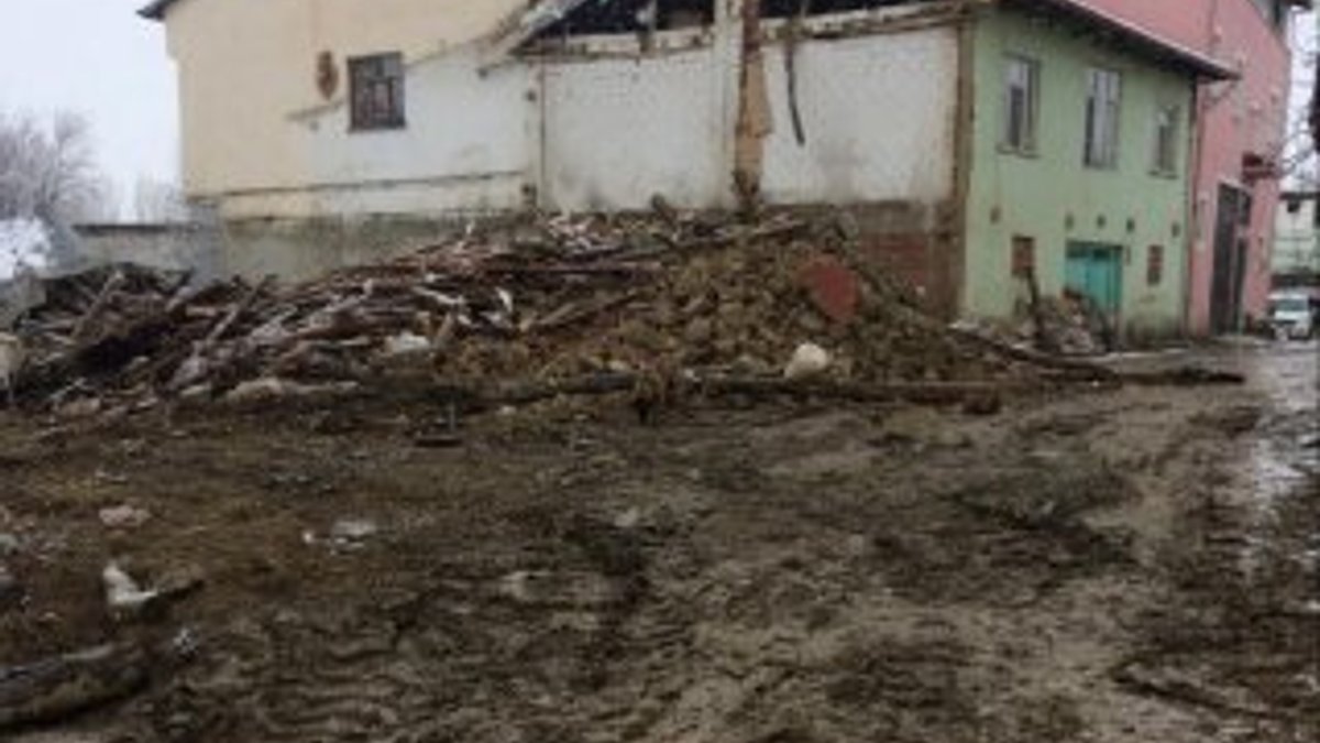 Isrparta'da ev yangını: 3 kardeş hayatını kaybetti
