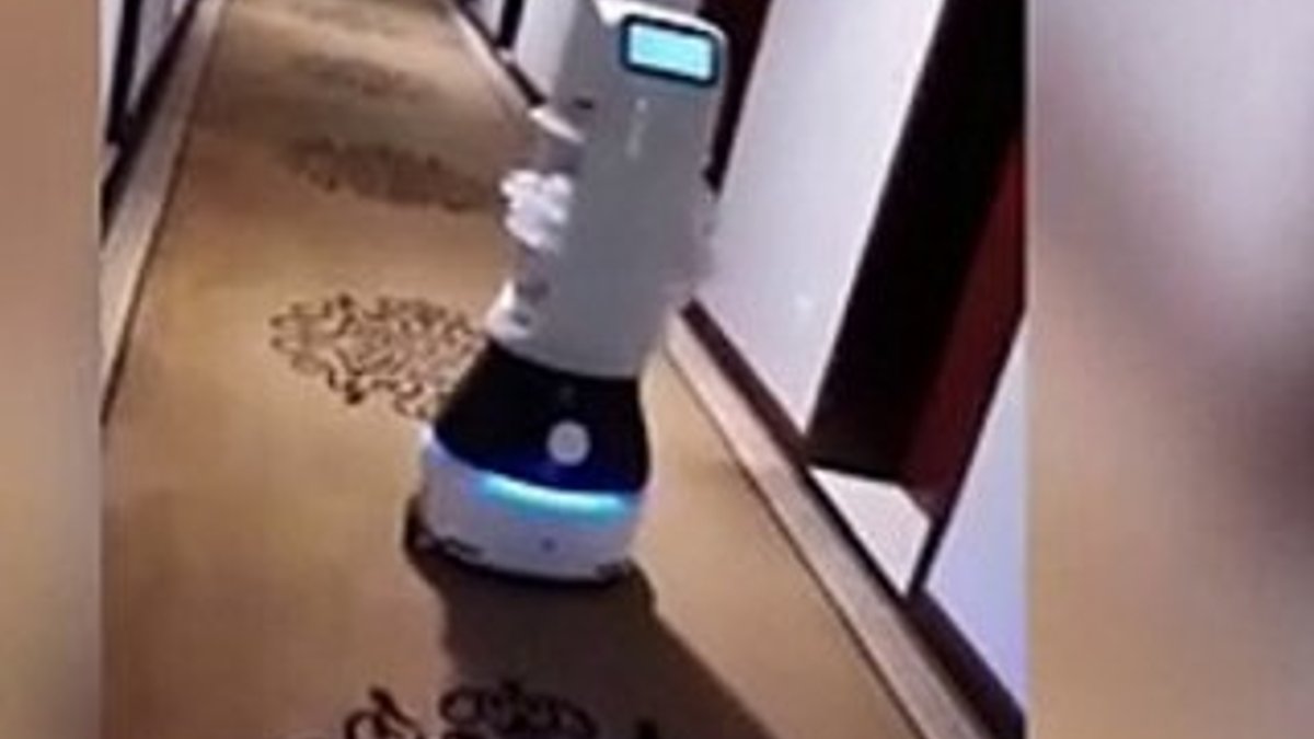 Çin'deki otellerde koronavirüse karşı robotlar kullanılıyor