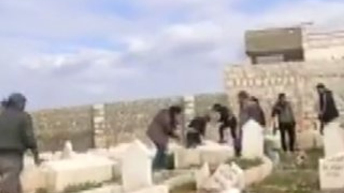 Esad rejimine bağlı güçler mezar yağmaladı