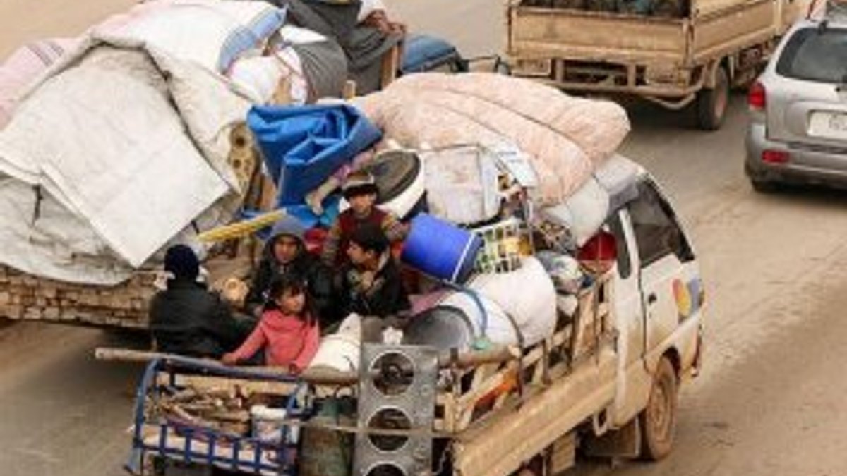 İdlib'den Türkiye'ye günde 10 bin kişi göç ediyor