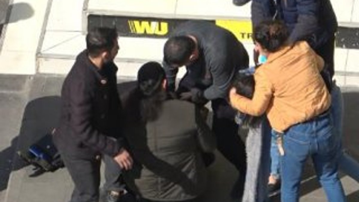 Diyarbakır'da iki kadın birbirini dövdü