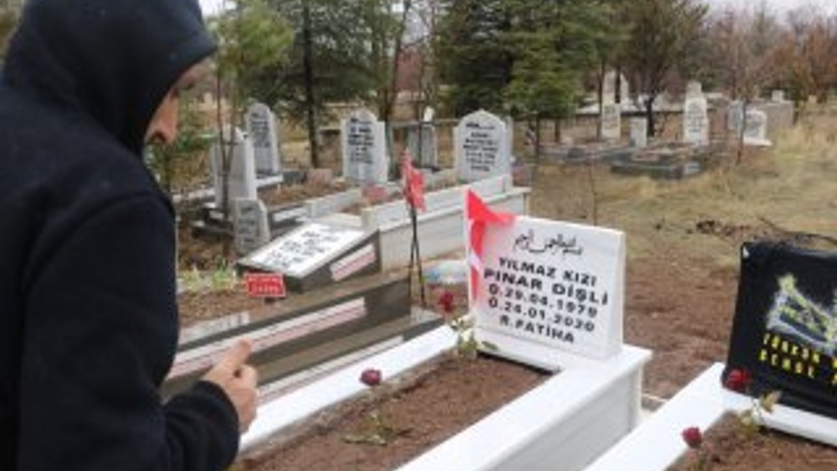 Miraç'ın babası doğum gününde mezarına gitti