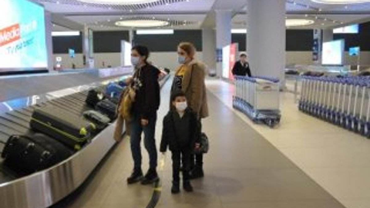 İran'dan gelen son uçak havalimanına indi