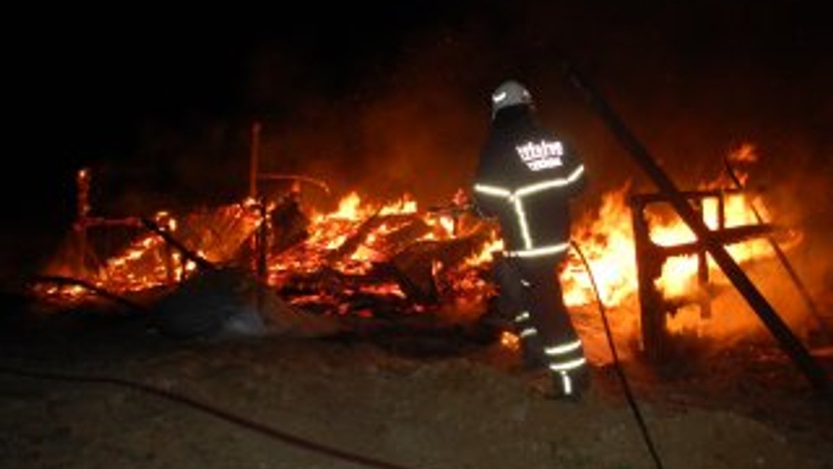 Tekirdağ'da çöpleri yakmak için yakılan ateş eve sıçradı