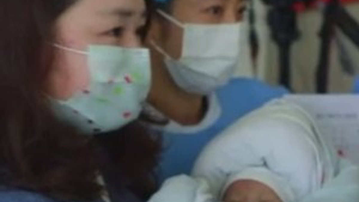 Koronavirüs mağduru bebek yaşam savaşını kazandı