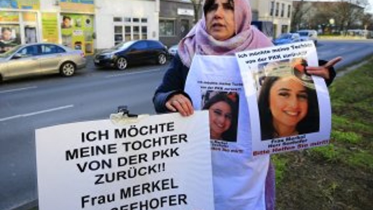 Almanya'da PKK'nın kaçırdığı kızın annesi eylem başlattı