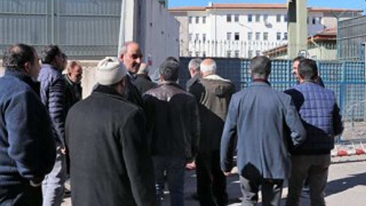 Diyarbakır ailelerinin erkekleri askerlik şubesine başvurdu