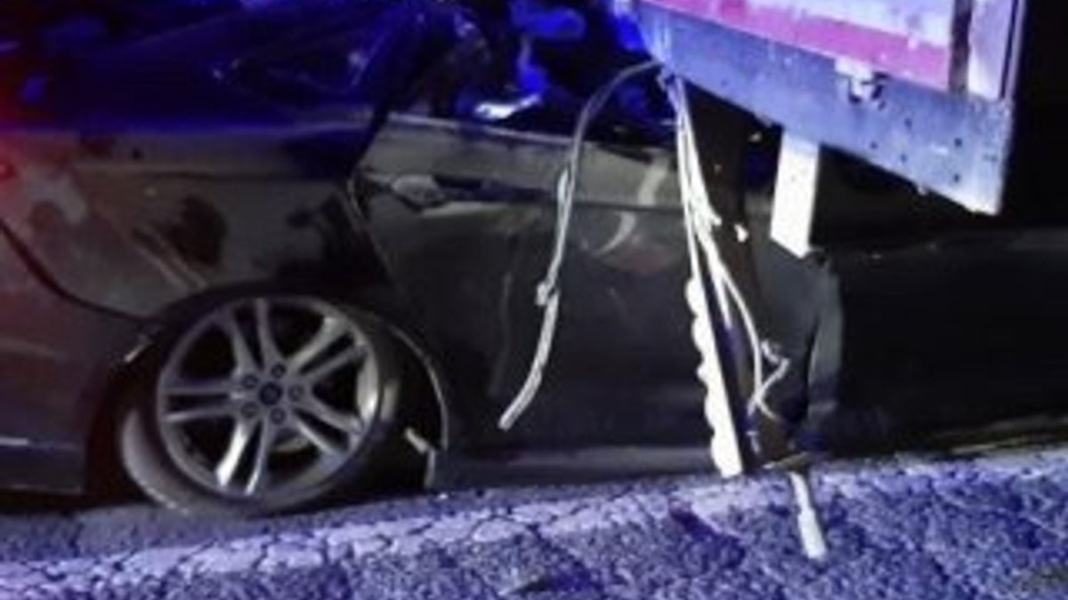 Ankara'da otomobil tıra arkadan çarptı: 2 ölü