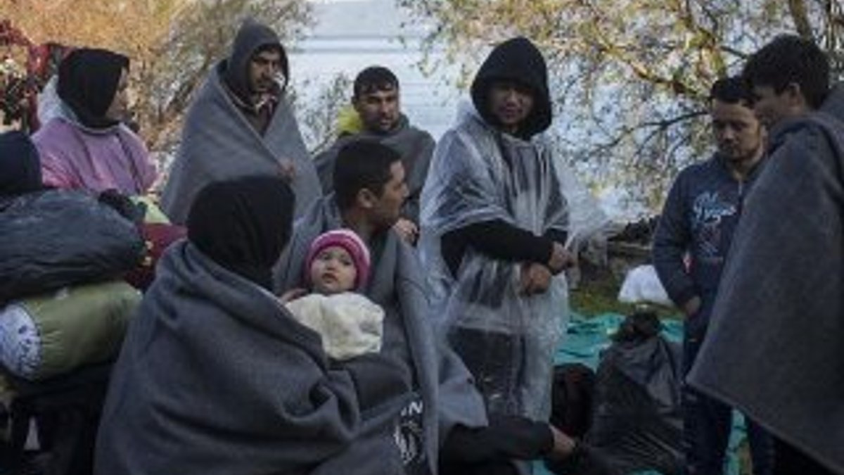 Yunan Sahil Güvenlik sığınmacı botlarına ateş etti