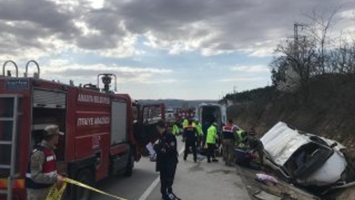 Amasya'da minibüs şarampole devrildi: 9 yaralı